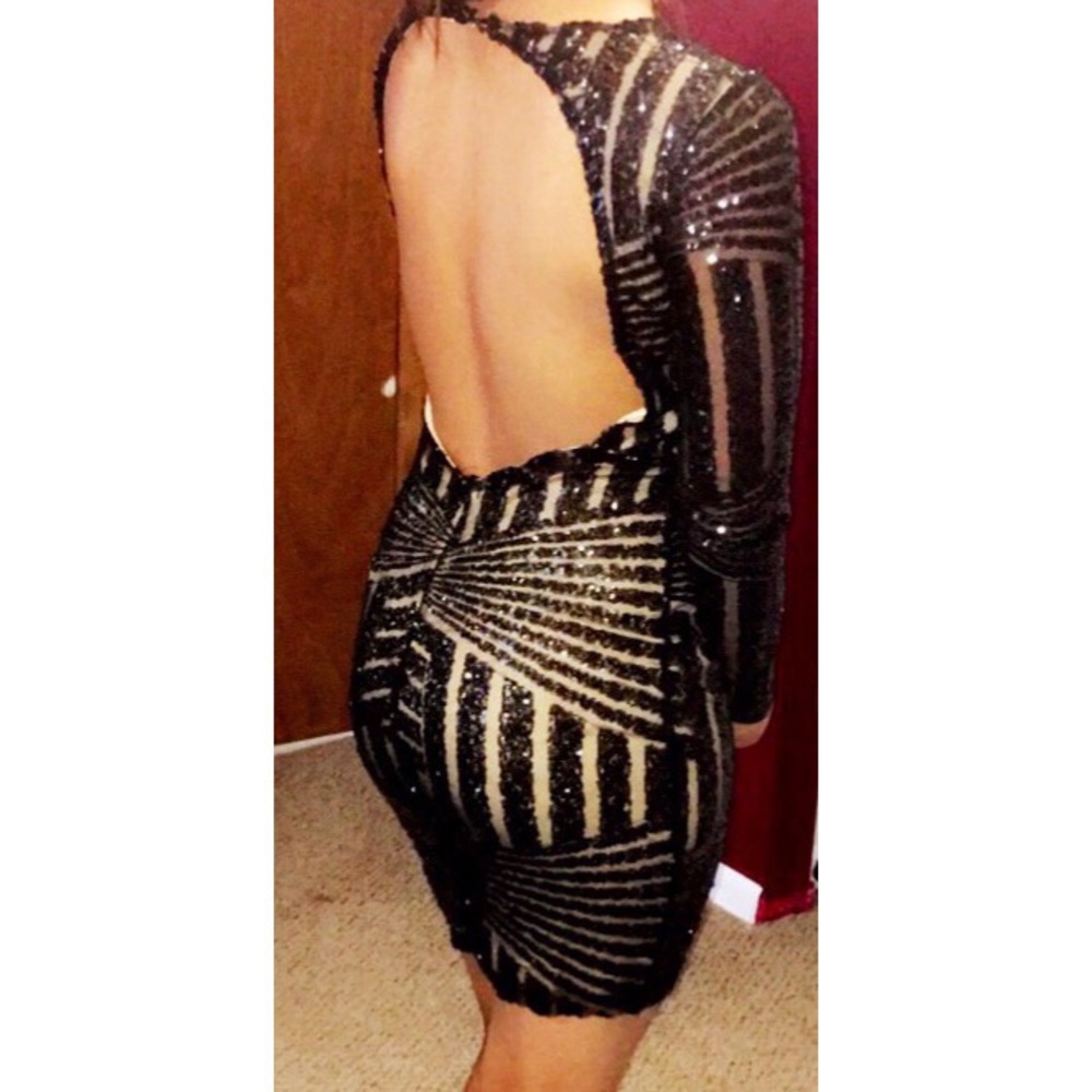 Boohoo: Sequin dress (NYE) - Picture 3 of 4